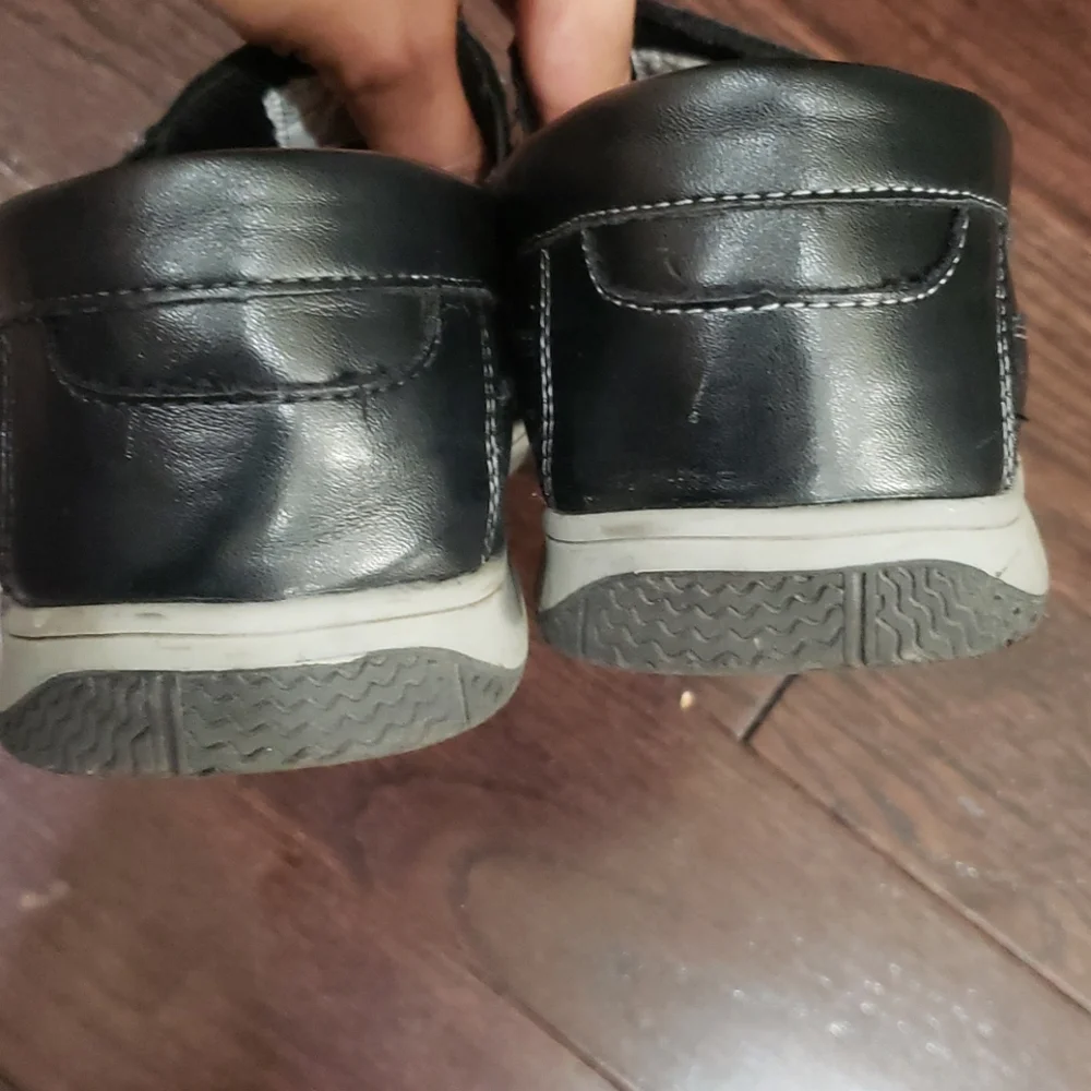 Roebuck & Co. Boys Dress shoes black size 6M